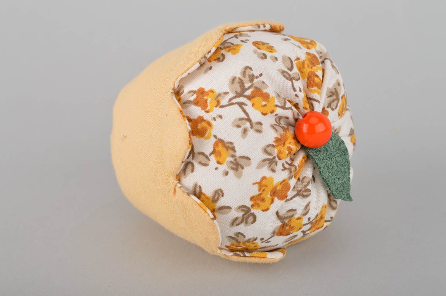 Handmade Nadelkissen Cupcake Deko aus Stoff Zubehör zum Nähen Geschenk für Frau foto 2
