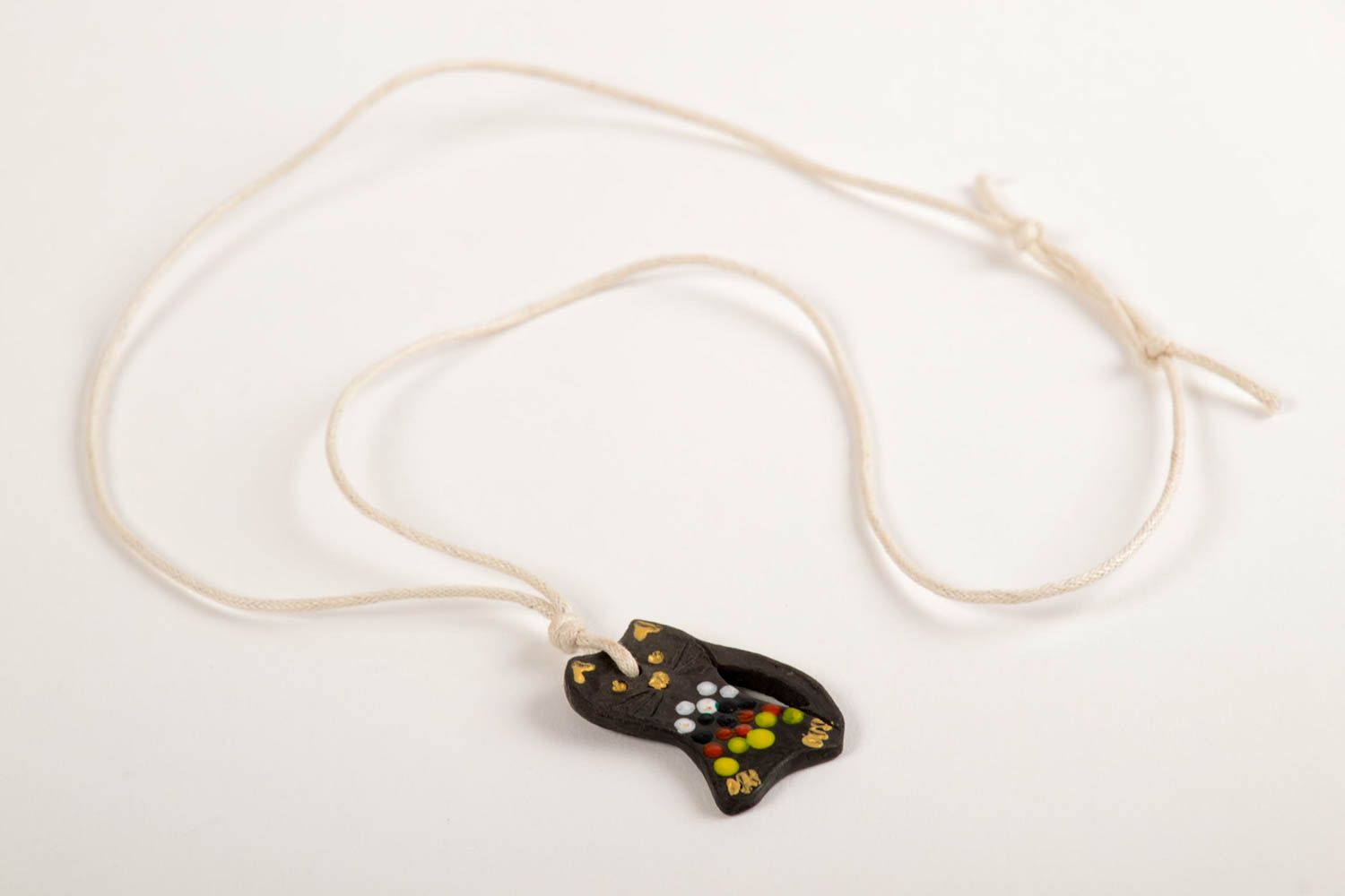 Handmade ceramic pendant unusual stylish jewelry female pendant in shape of cat photo 5
