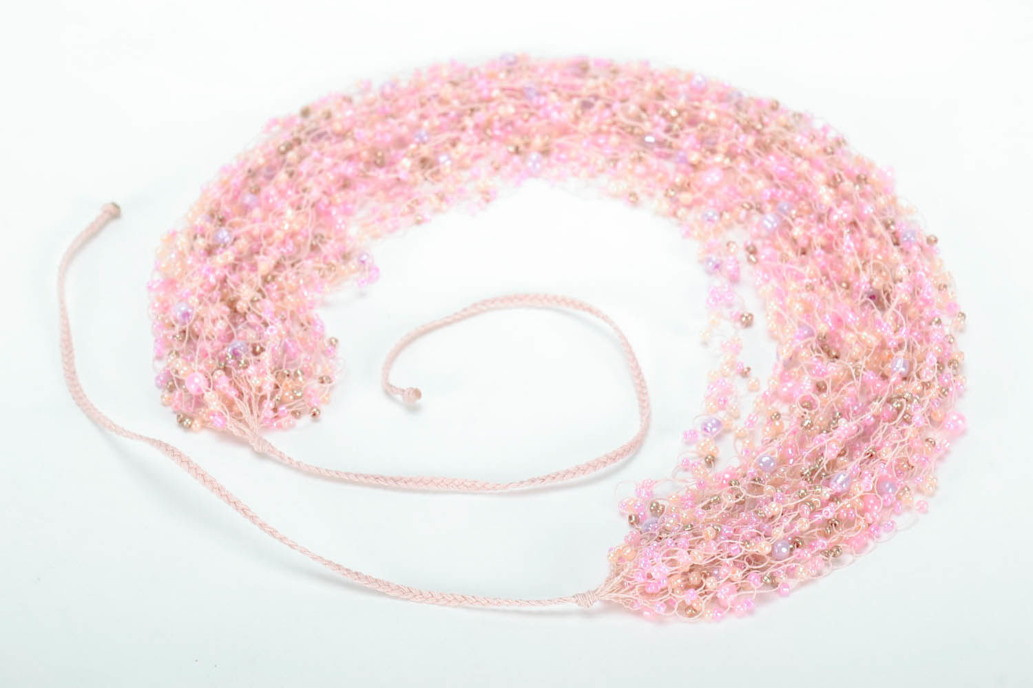 Воздушные бусы из бисера розовые фото 4