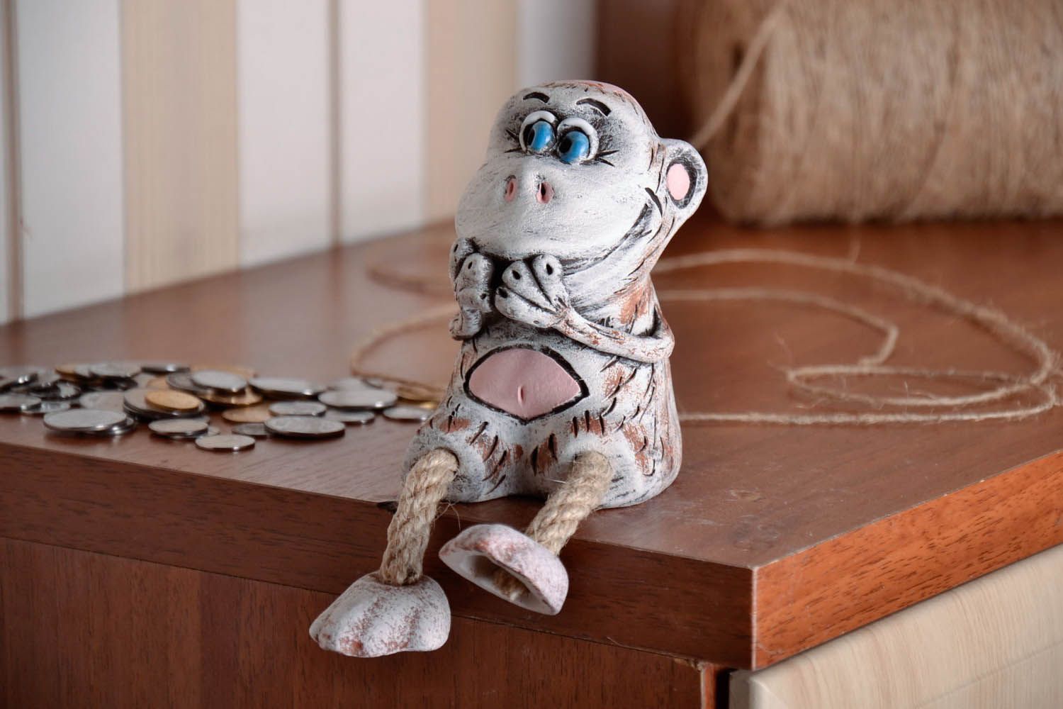 Scimmia in ceramica fatta a mano figurina divertente souvenir originale foto 1