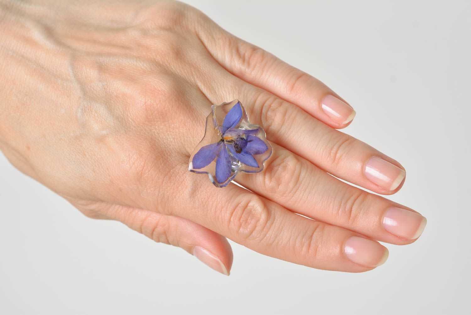 Handmade designer jewelry ring with blue flower in epoxy resin for women photo 2