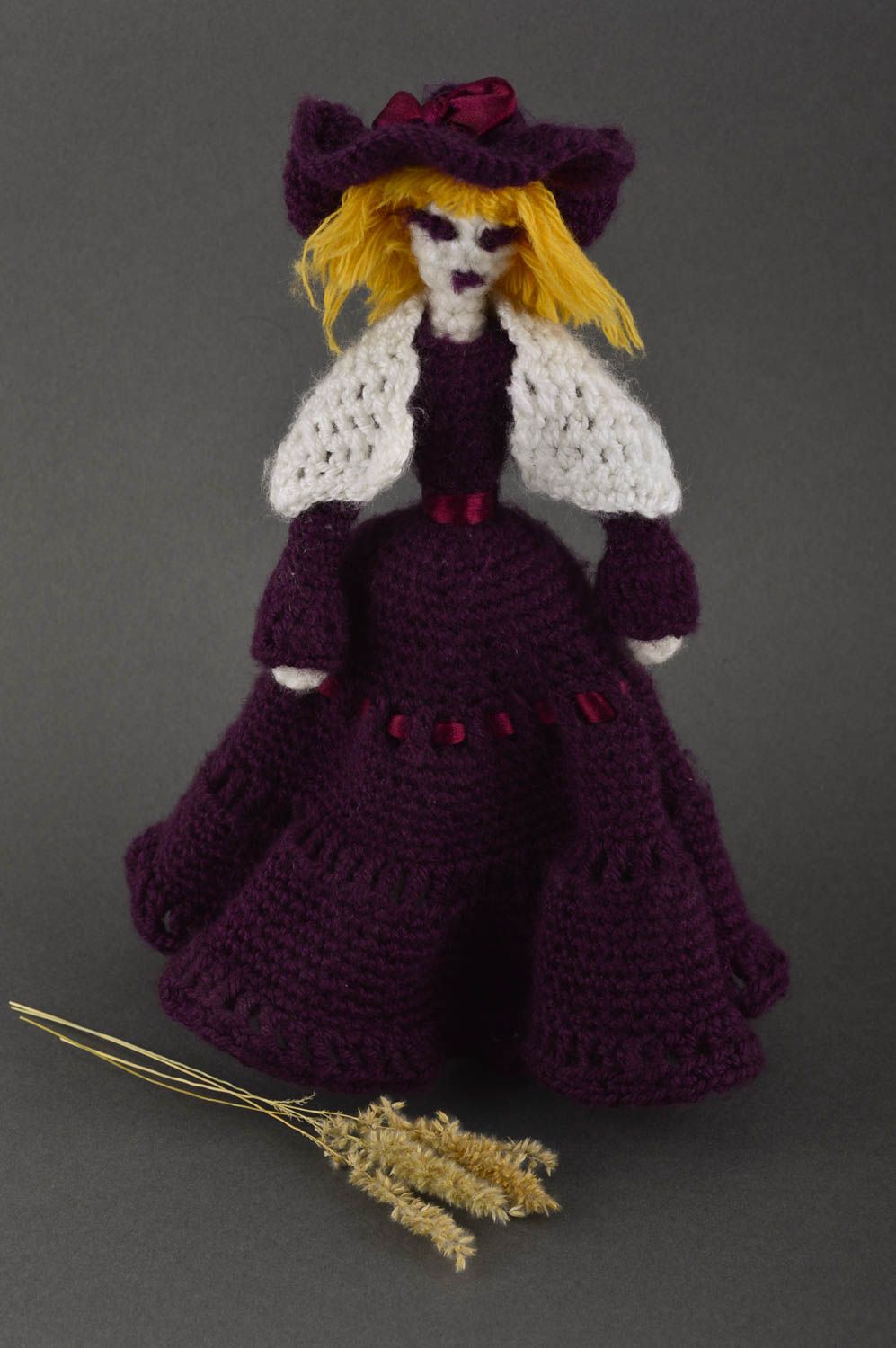 Авторская кукла в шляпе игрушка ручной работы дизайнерская кукла оригинальная фото 1