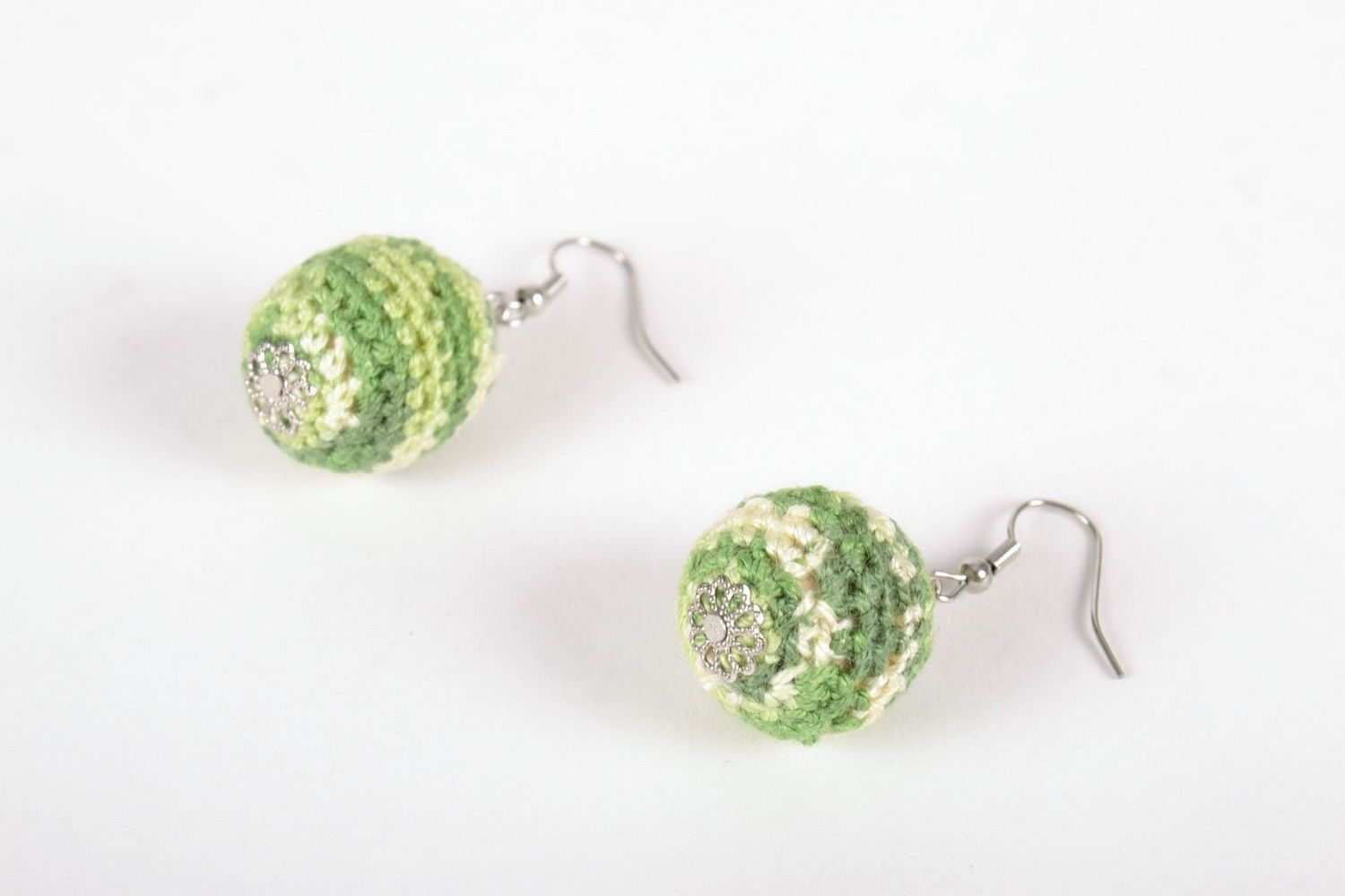 Round crocheted earrings Green beads photo 2