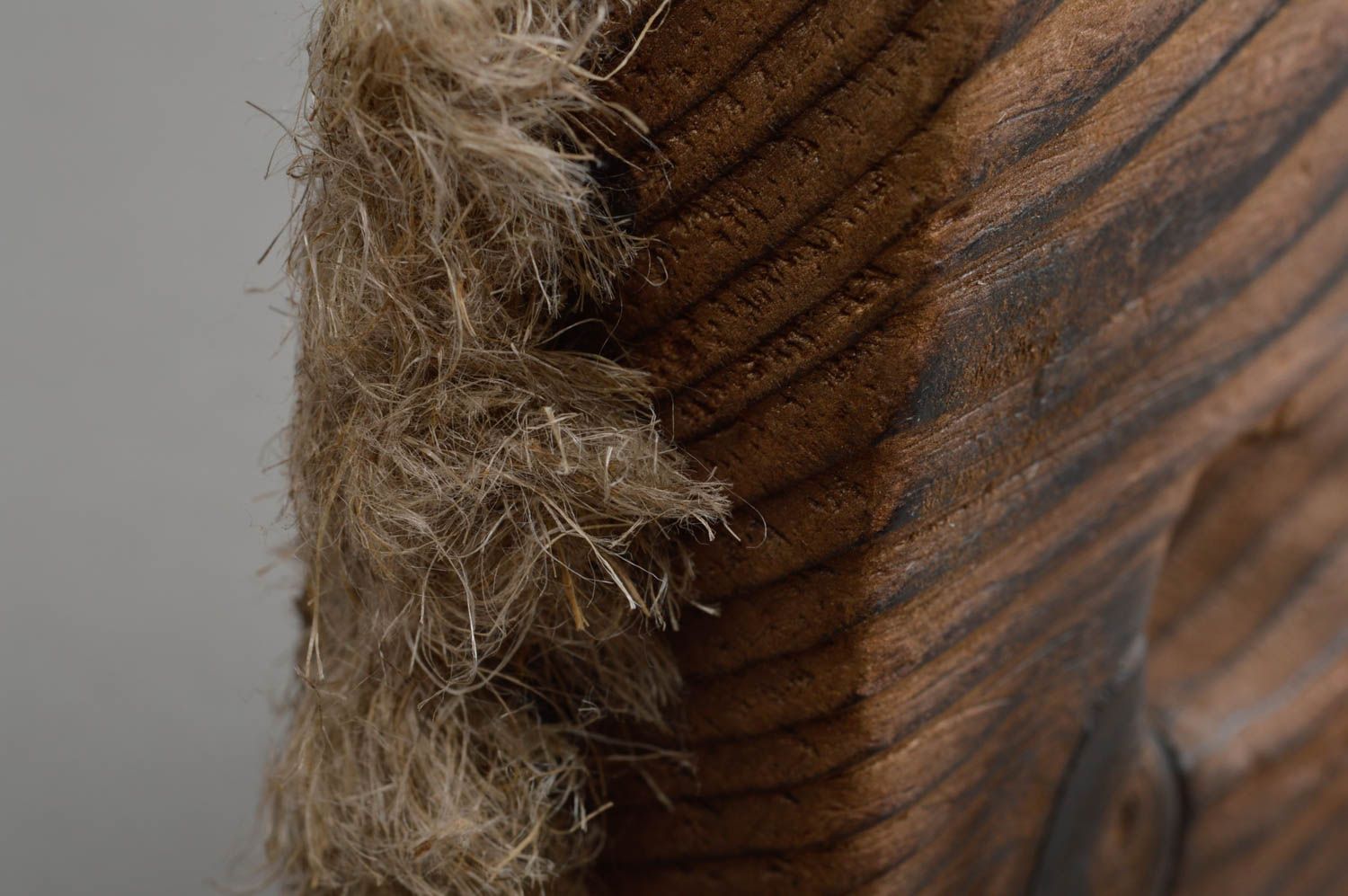 Figurine de cheval en bois naturel de sapin faite main décor pour intérieur photo 5