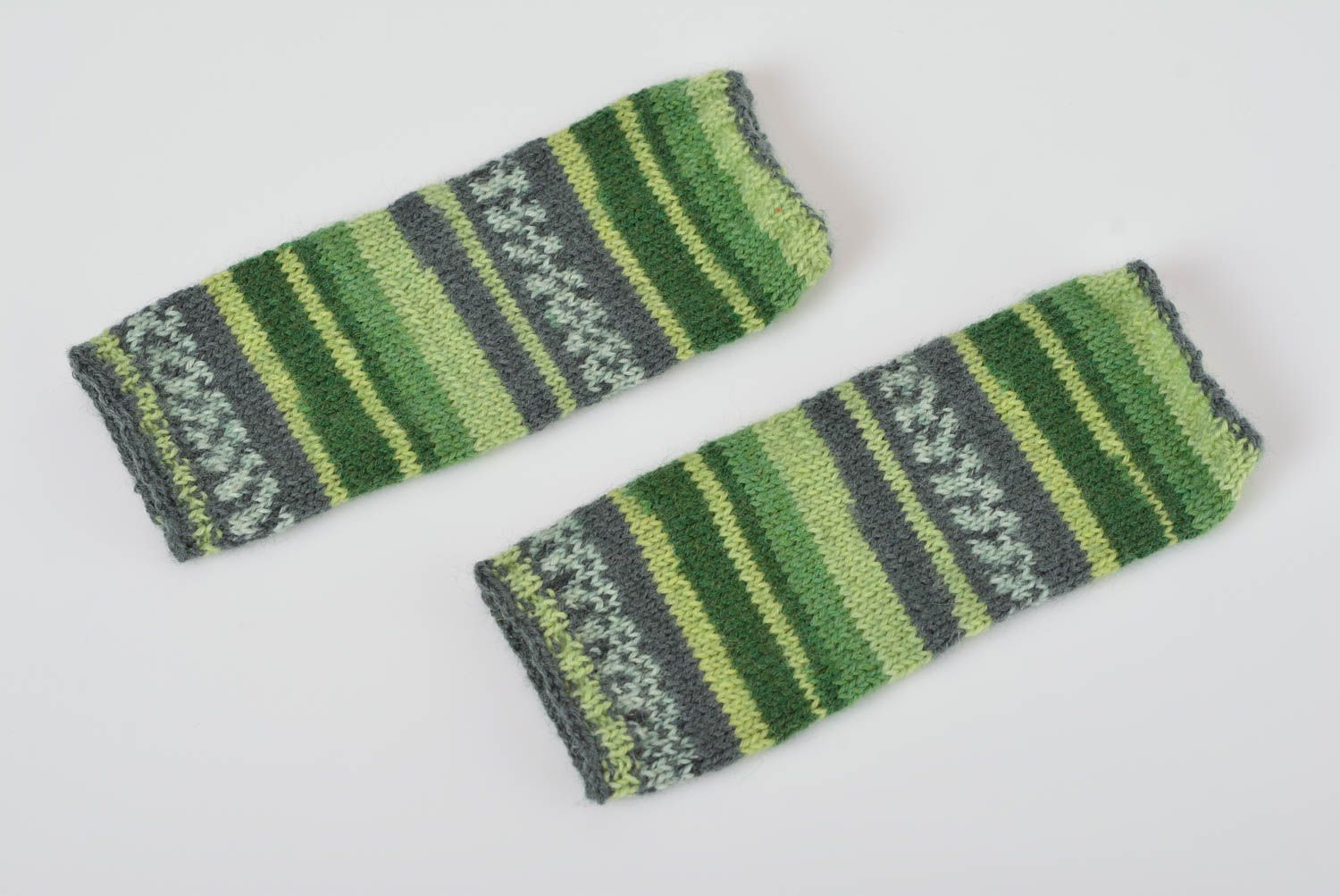 Митенки вязаные спицами из шерсти ручной работы зеленые полосатые женские фото 1
