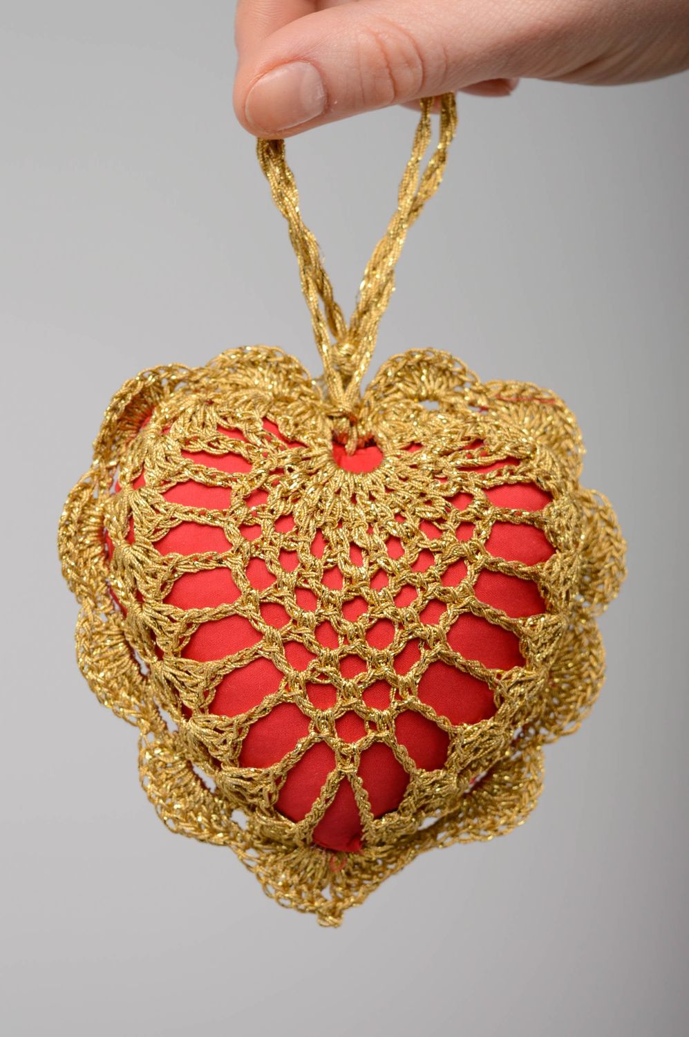 Вязаное сердце крючком золотое  фото 4