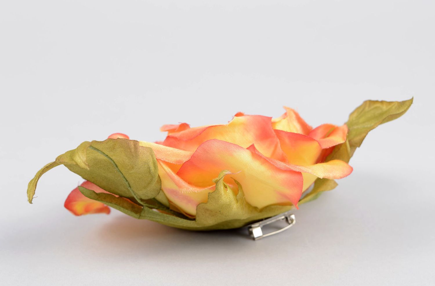 Broche fleur orange faite main Bijou tissu soie Idée cadeau femme design photo 2