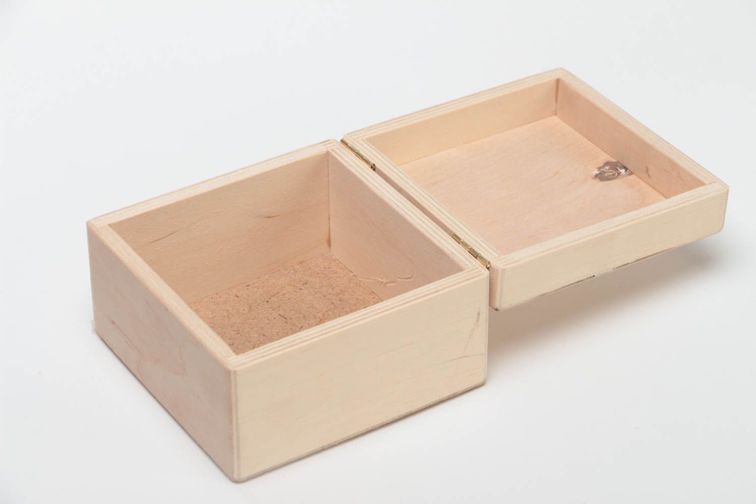 Petite boîte carrée en bois brut pour serviettage ou peinture faite main photo 4