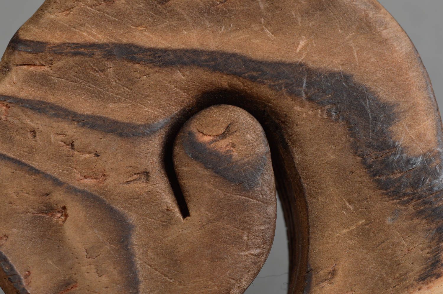 Figurine escargot en bois de pin et clous faite main marron style primitif photo 5