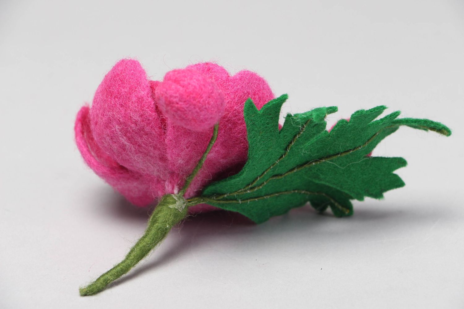 Broche boutonnière en laine en forme de fleur photo 2