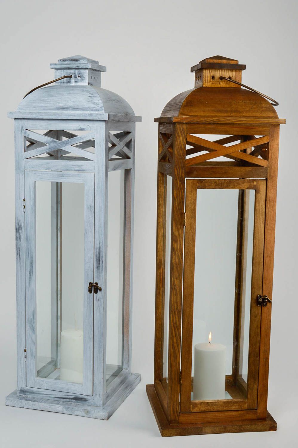 Grande lanterne décorative en bois de pin et verre faite main pour intérieur photo 1
