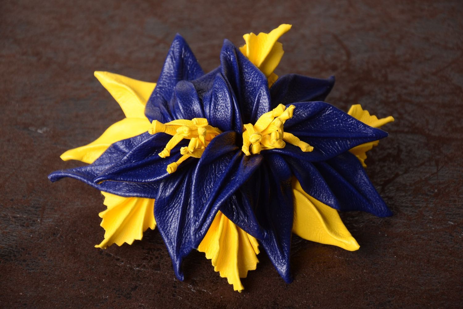 Barrette fleur faite main Pince cheveux grosse bleu-jaune Accessoire coiffure photo 1
