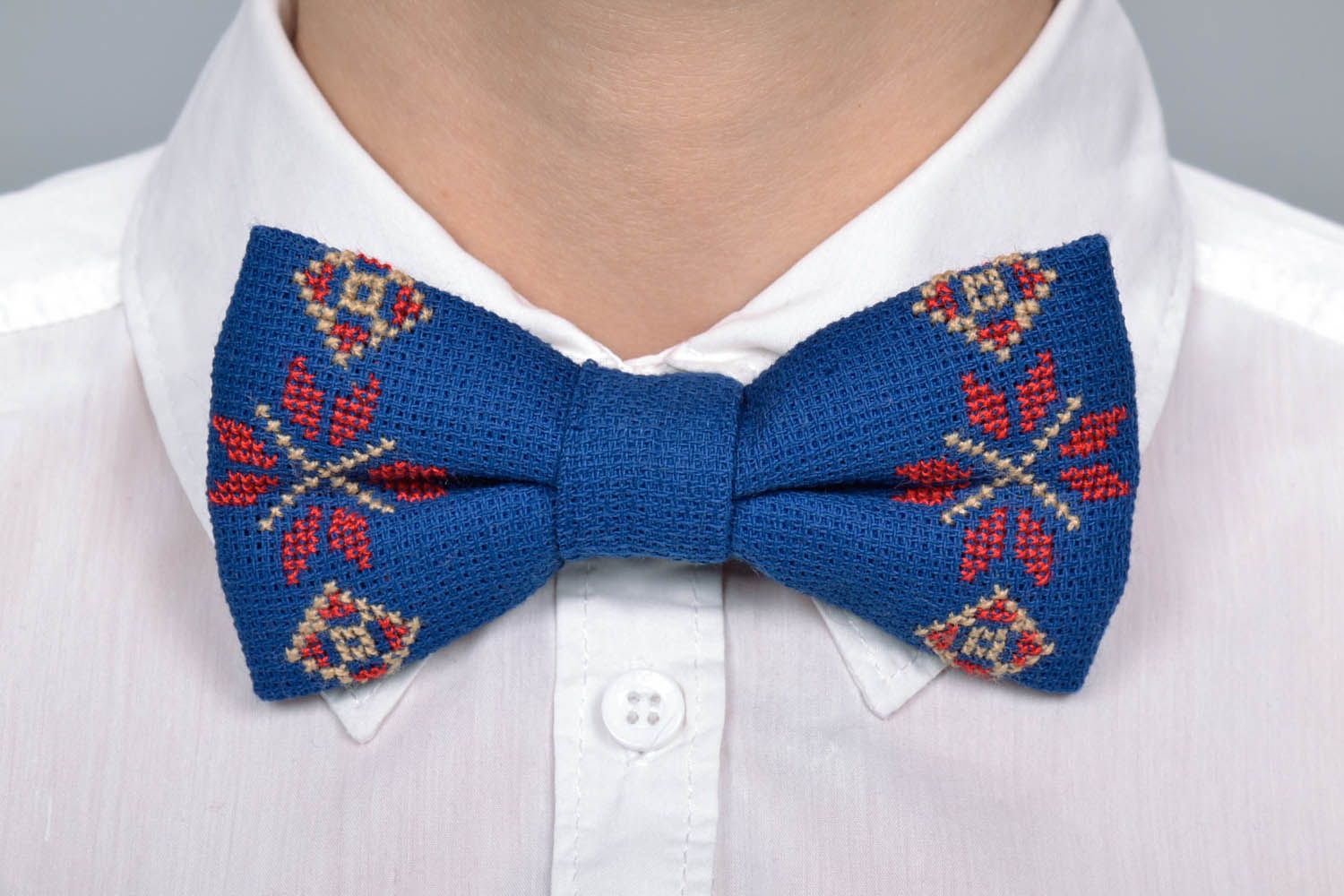 Bow tie made of blue gabardine photo 5