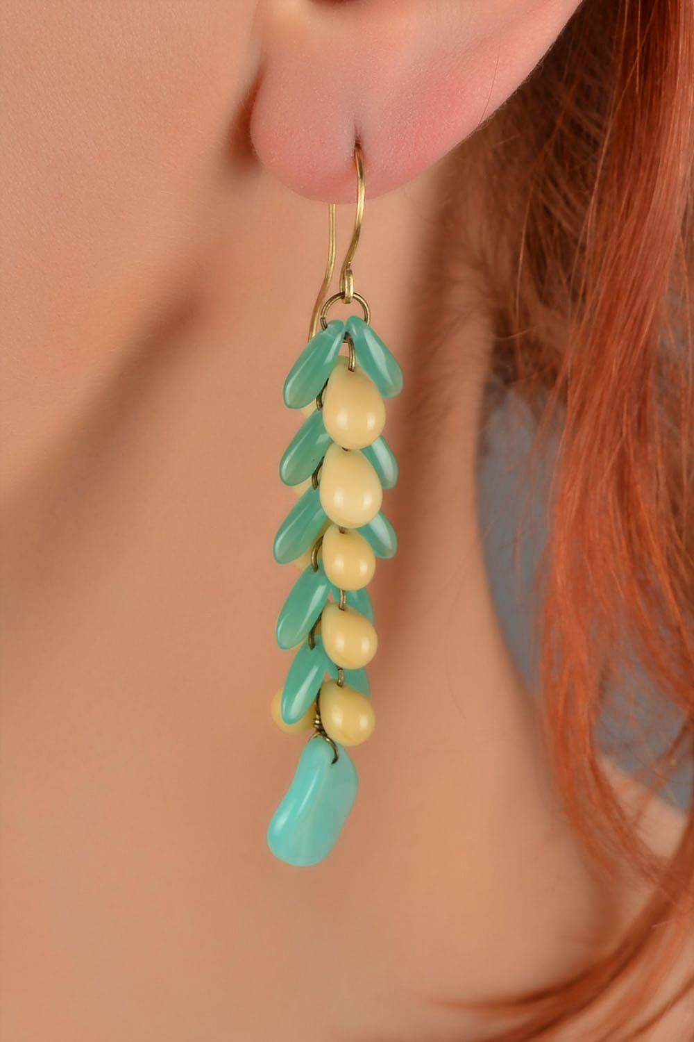 Handmade long dangling earrings with beige and mint colored glass beads photo 5