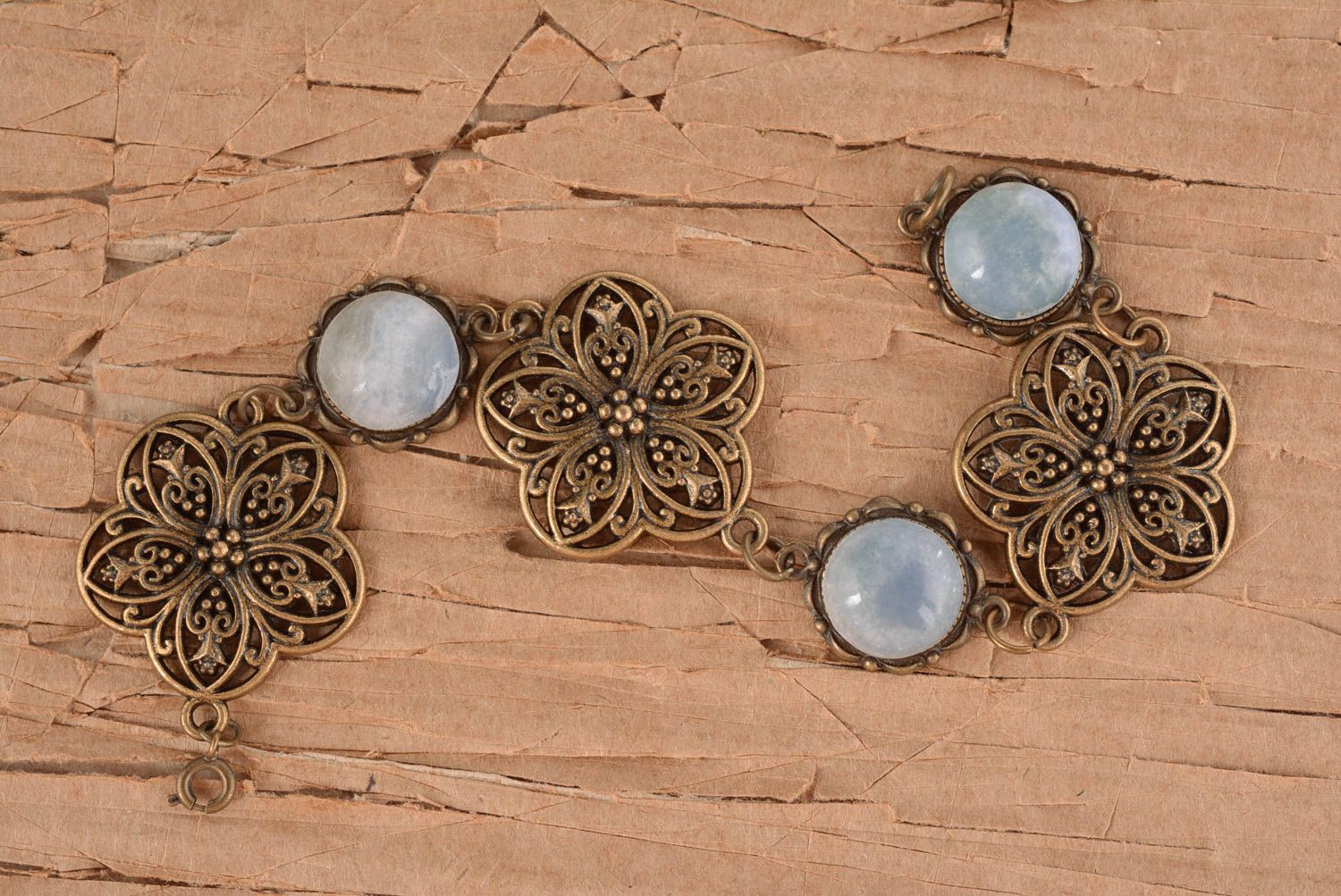 Bracelet en pierres naturelles Bijou fait main métallique Cadeau pour femme photo 1