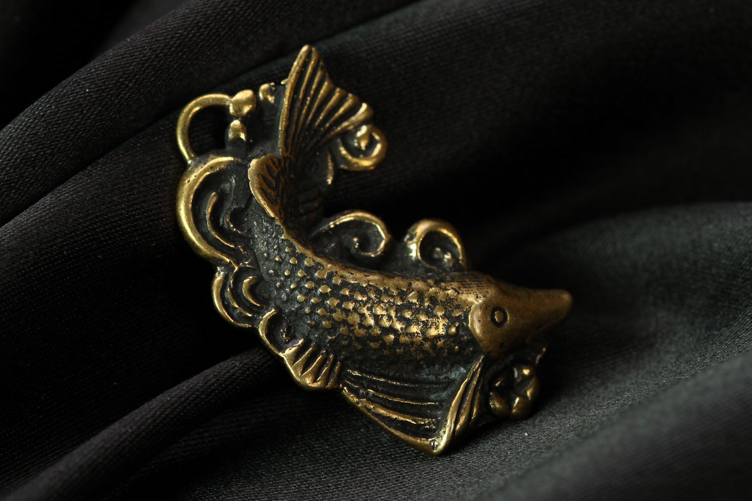 Bronze neck pendant Fish photo 1
