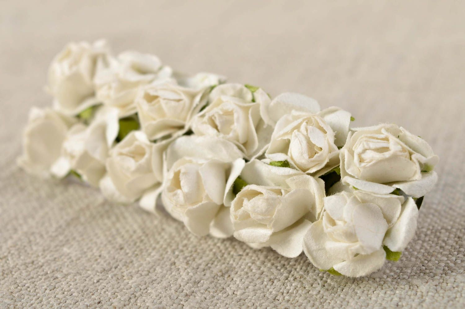 Украшение ручной работы заколка с цветами аксессуар для волос белые розы фото 1