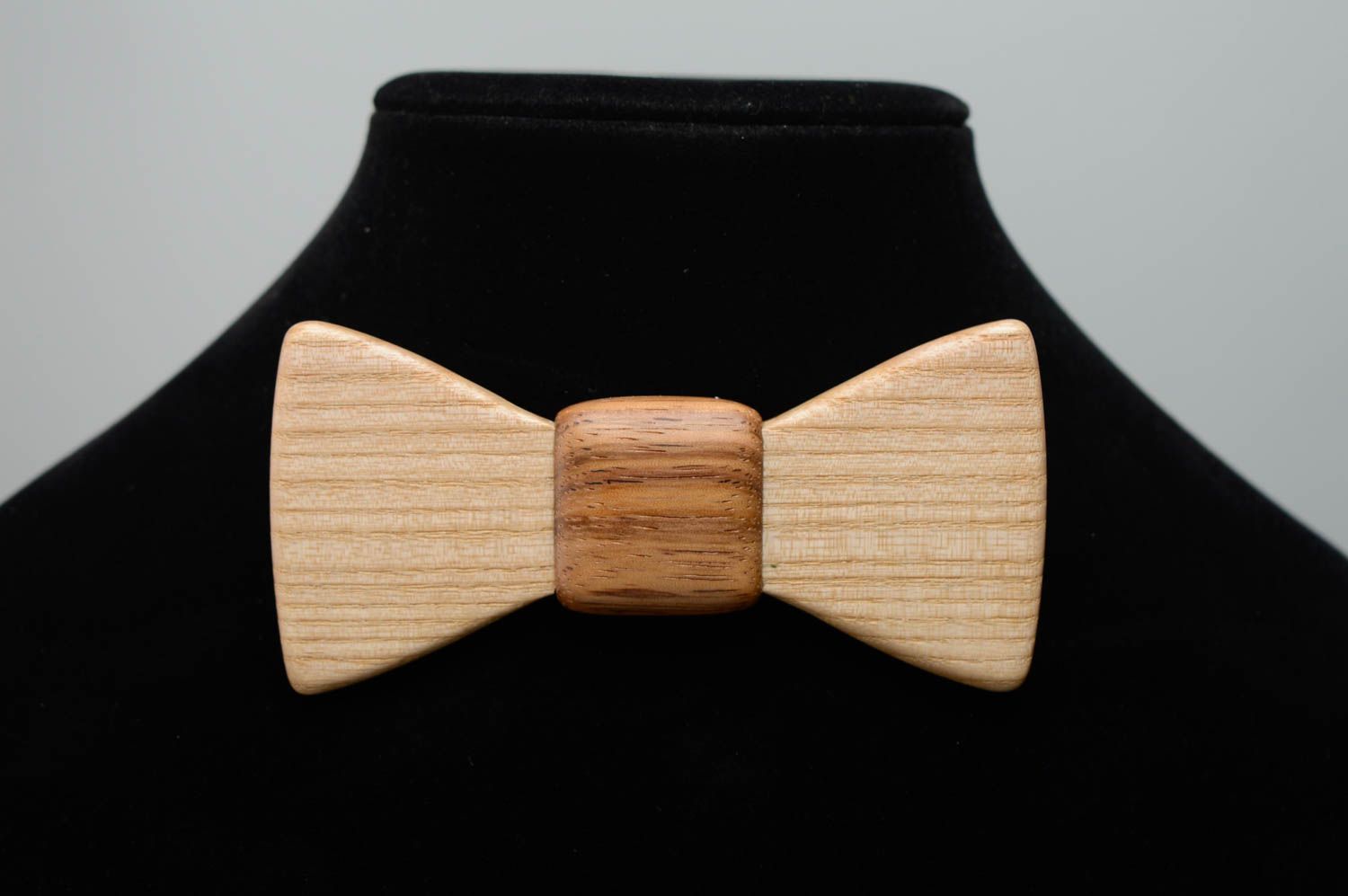 Деревянный галстук-бабочка из зебрано фото 5