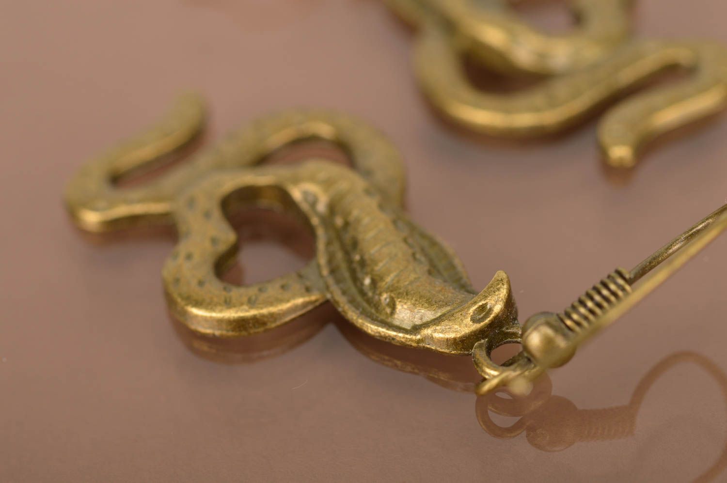 Boucles oreilles pendantes Bijou fait main en métal cobras Cadeau pour femme photo 4