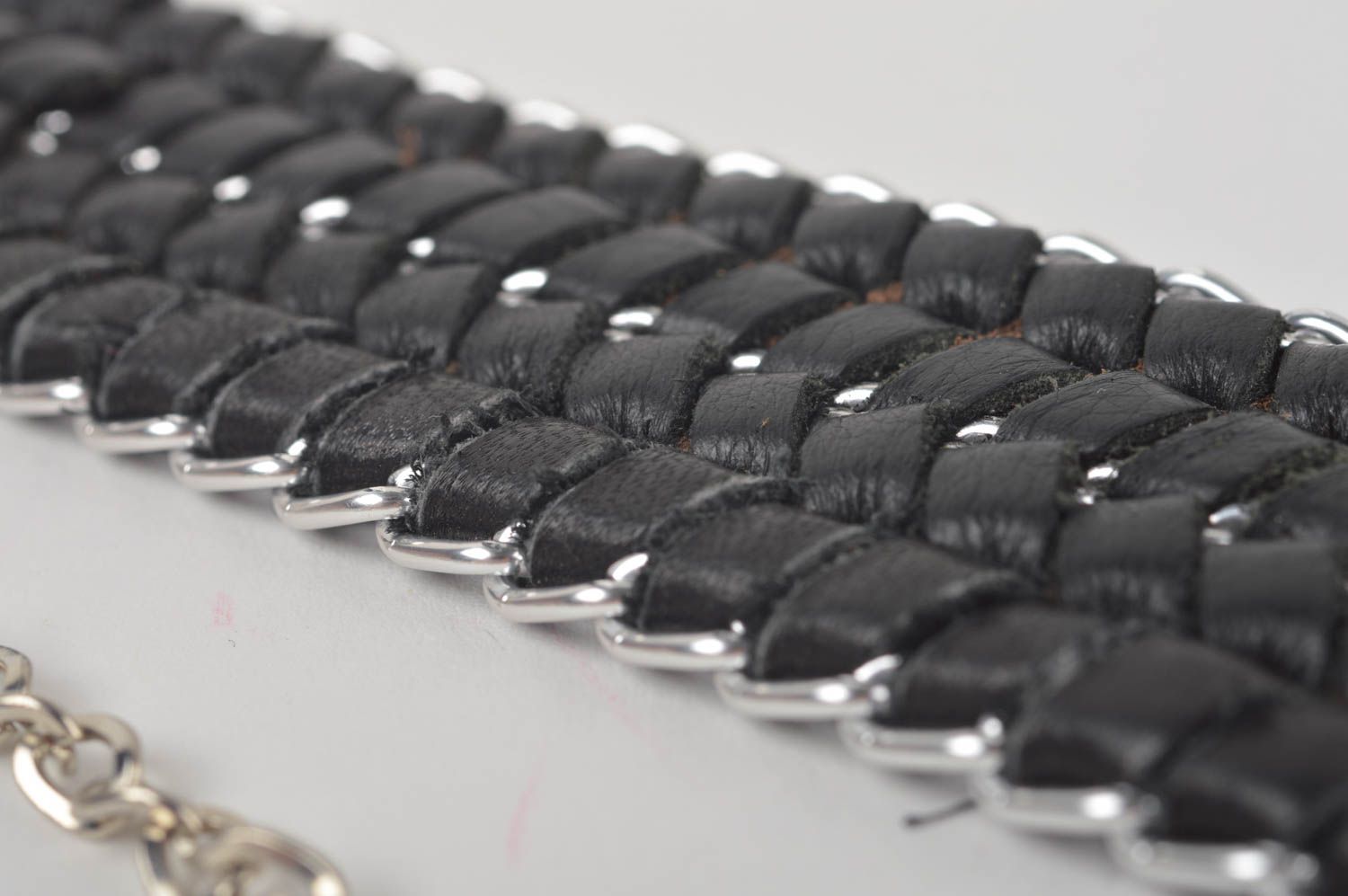 Bracelet cuir Bijoux fait main design original large noir Accessoire femme photo 2