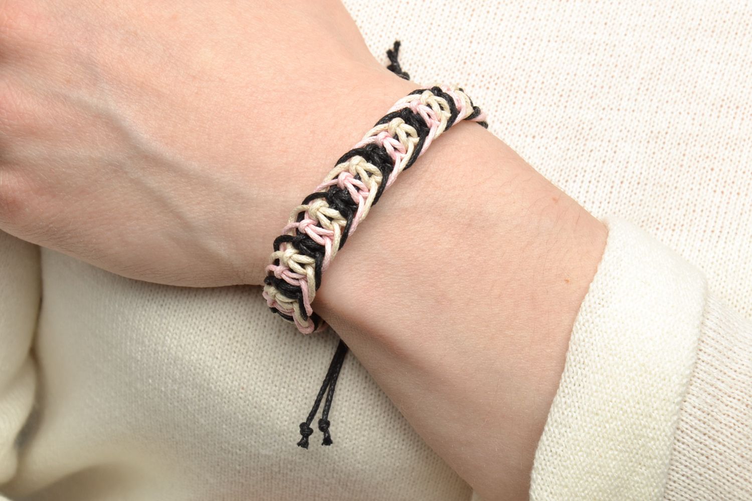 Friendship bracelet woven of waxed cord photo 5