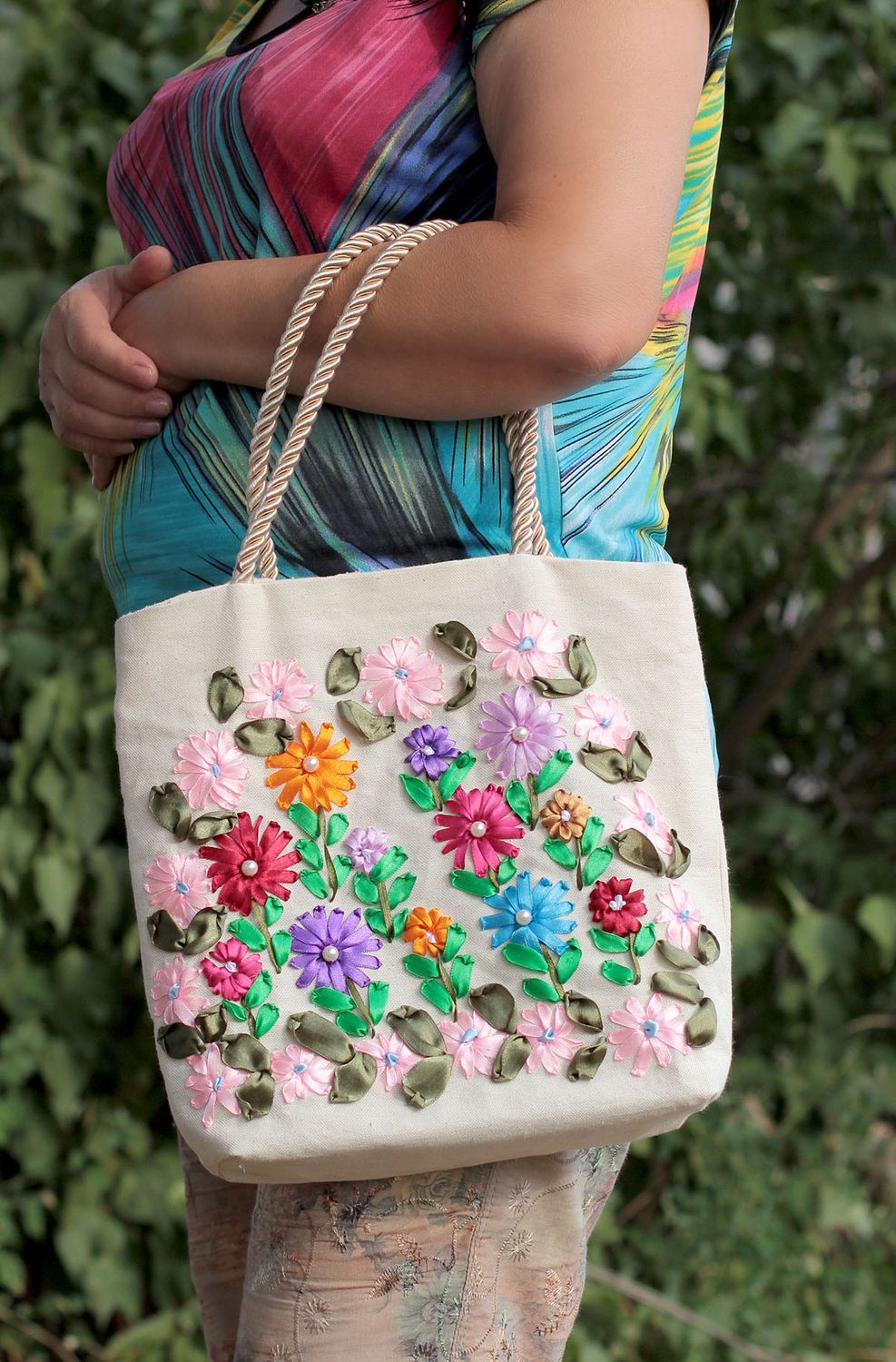 Handmade linen shoulder bag embroidered textile bag elegant summer bag photo 5