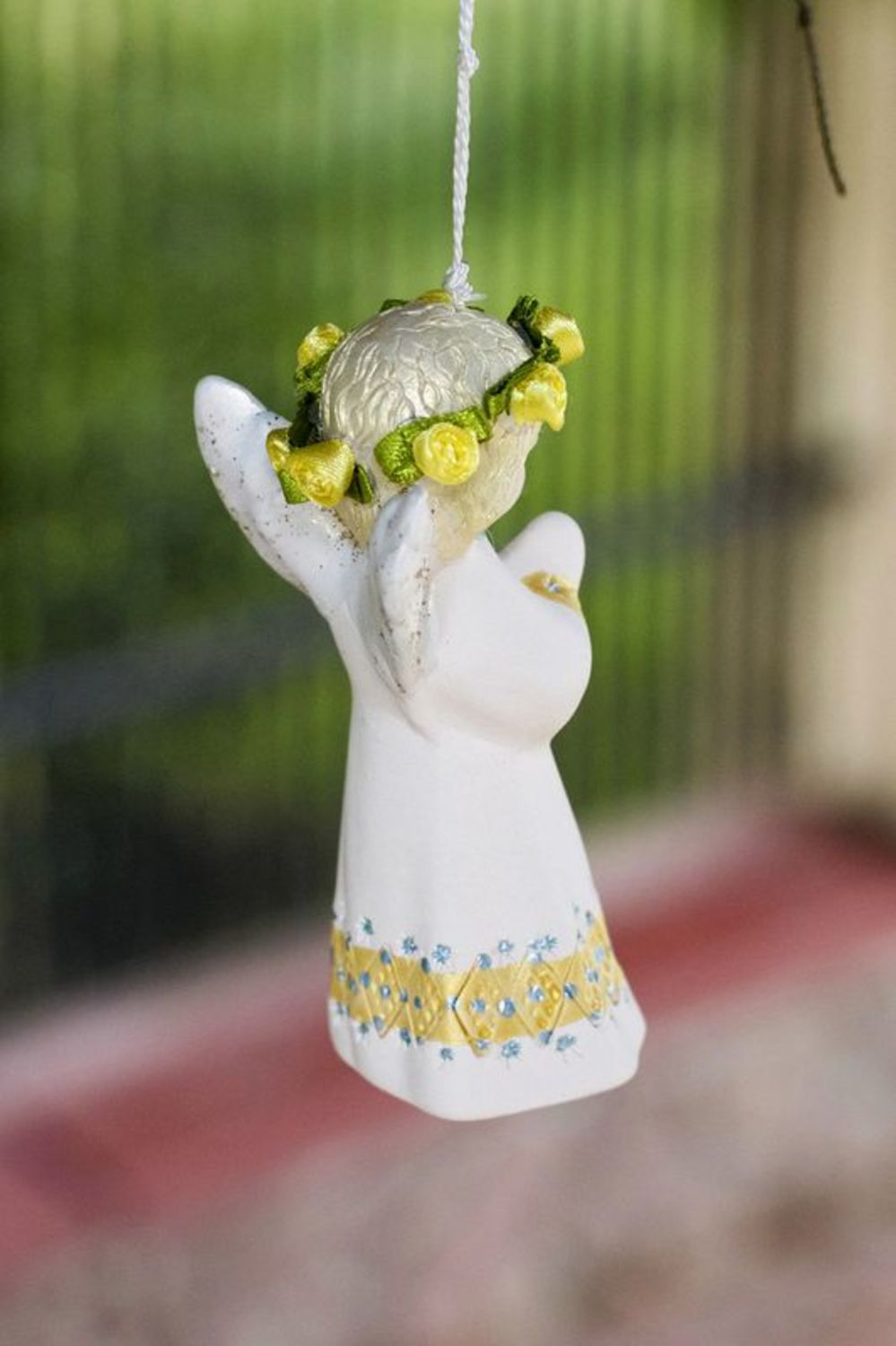 Clochette céramique Ange en couronne de fleurs  photo 4