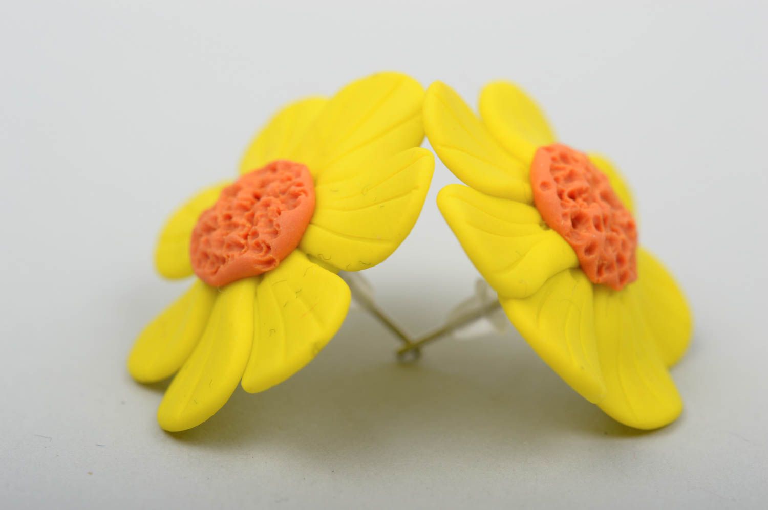 Boucles d'oreilles puces Bijou fait main fleurs jaunes Cadeau pour femme photo 3