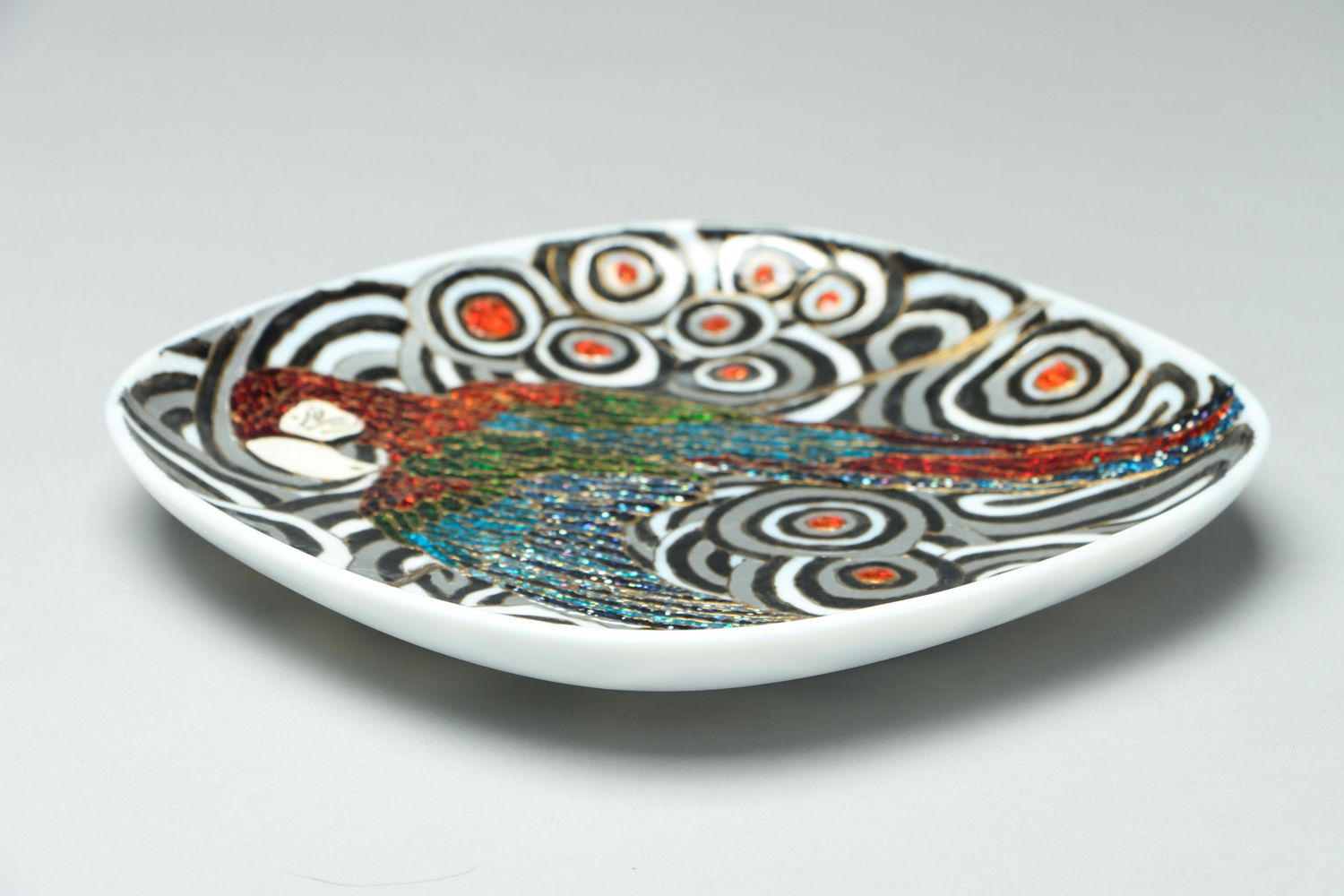 Декоративная стеклянная тарелка с витражной росписью Попугай фото 3