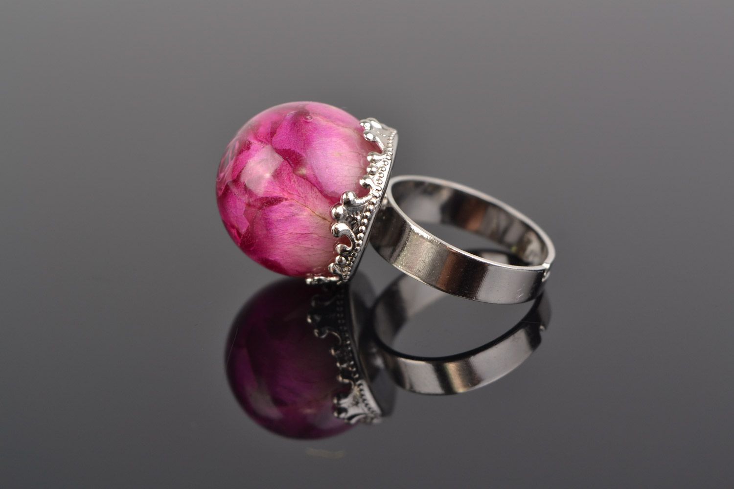 Handmade botanical ring of adjustable size with rose coated with epoxy  photo 2