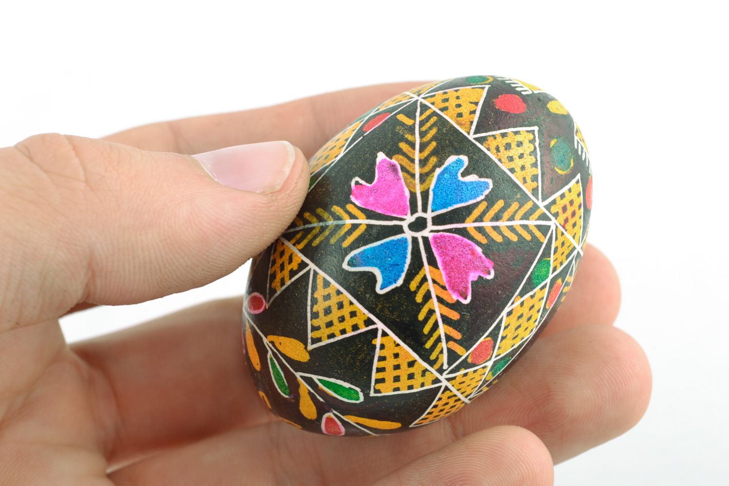 Handmade painted Easter egg with flowers photo 2