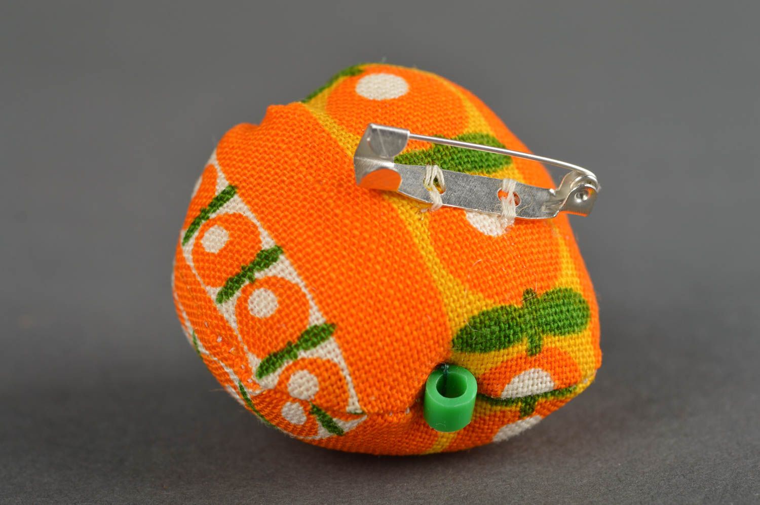 Broche textil naranja hecho a mano complemento para ropa accesorio de mujer  foto 4
