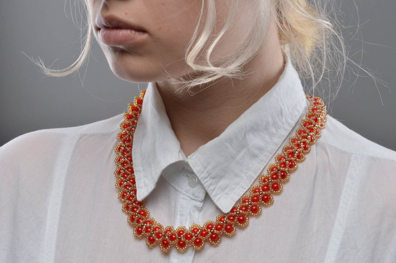 Collier en perles de fantaisie et de rocaille rouge fait main pour femme photo 5