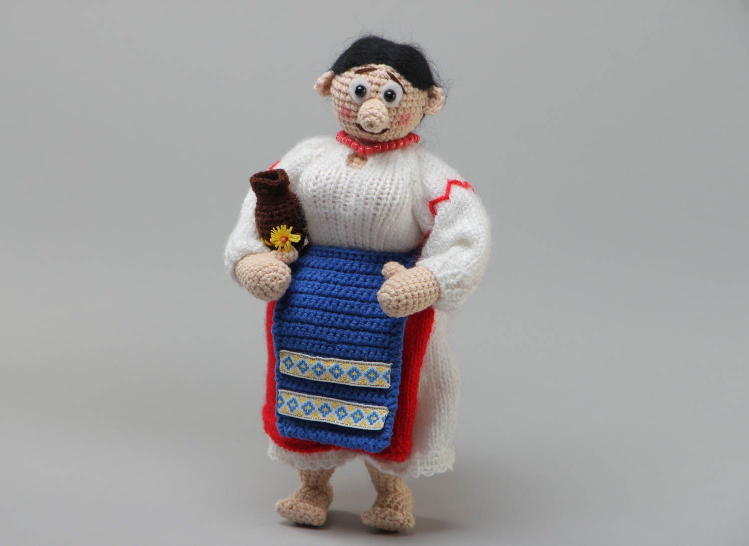 Мягкая вязаная игрушка кукла-украинка крючком из акрила ручной работы детская фото 2