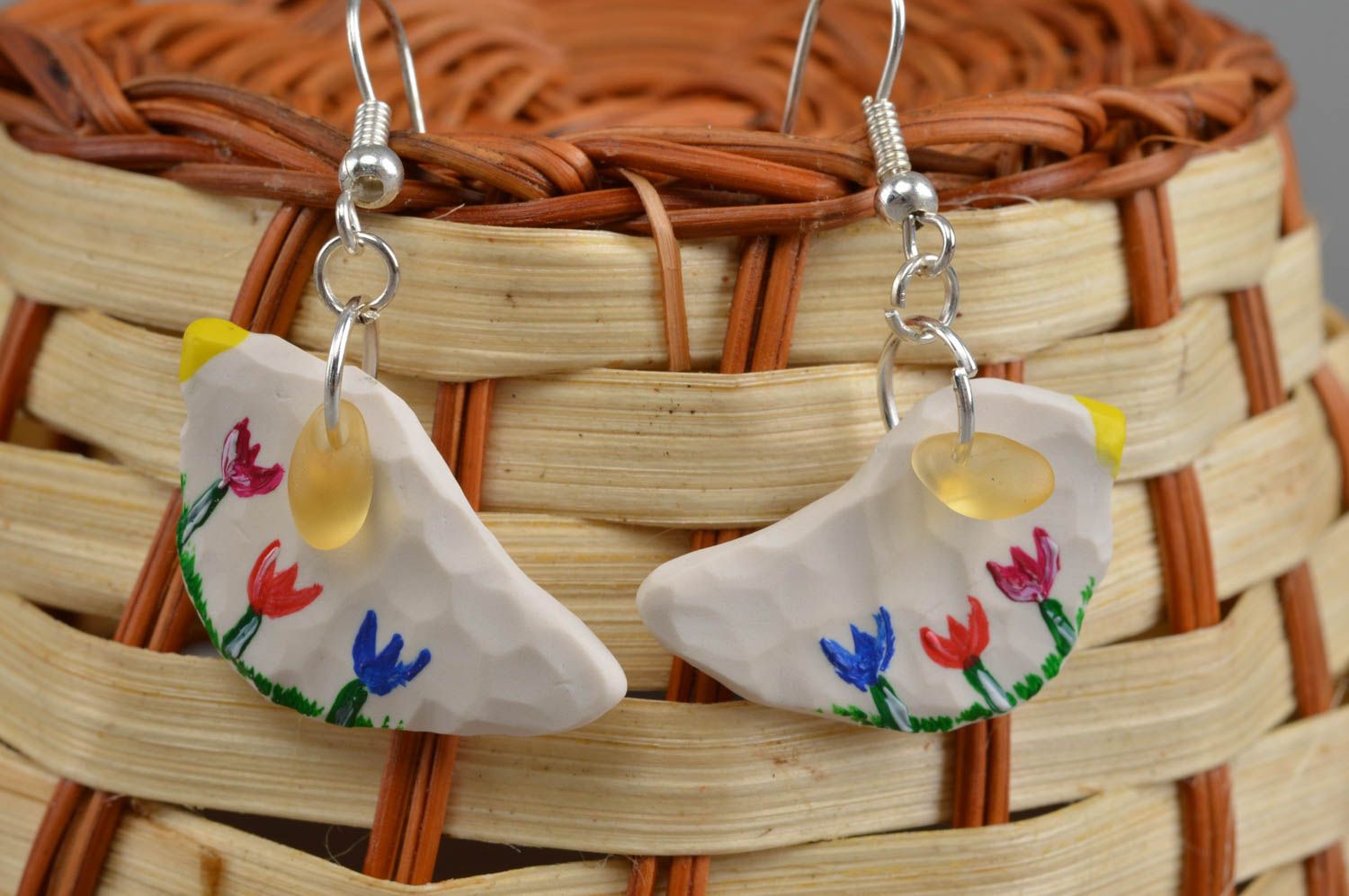 Boucles d'oreilles blanches à motif floral en pâte polymère faites main Oiseaux photo 1