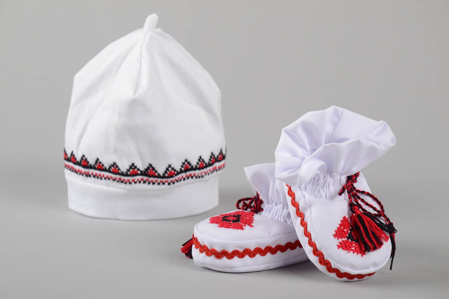 Одежда для малышей ручной работы детская шапочка из батиста детские пинетки фото 4