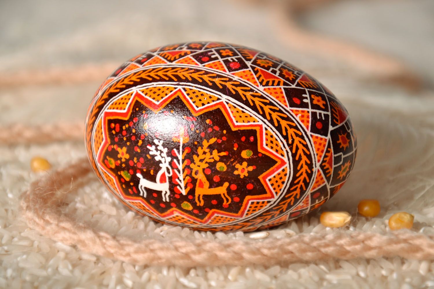 Ovo do ganso decorativo da Páscoa original feito à mão  foto 1