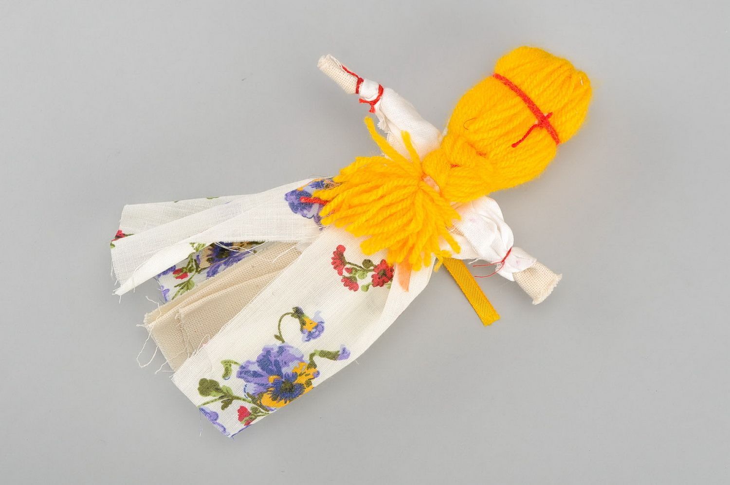Bambola di stoffa fatta a mano amuleto talismano giocattolo etnico slavo foto 4