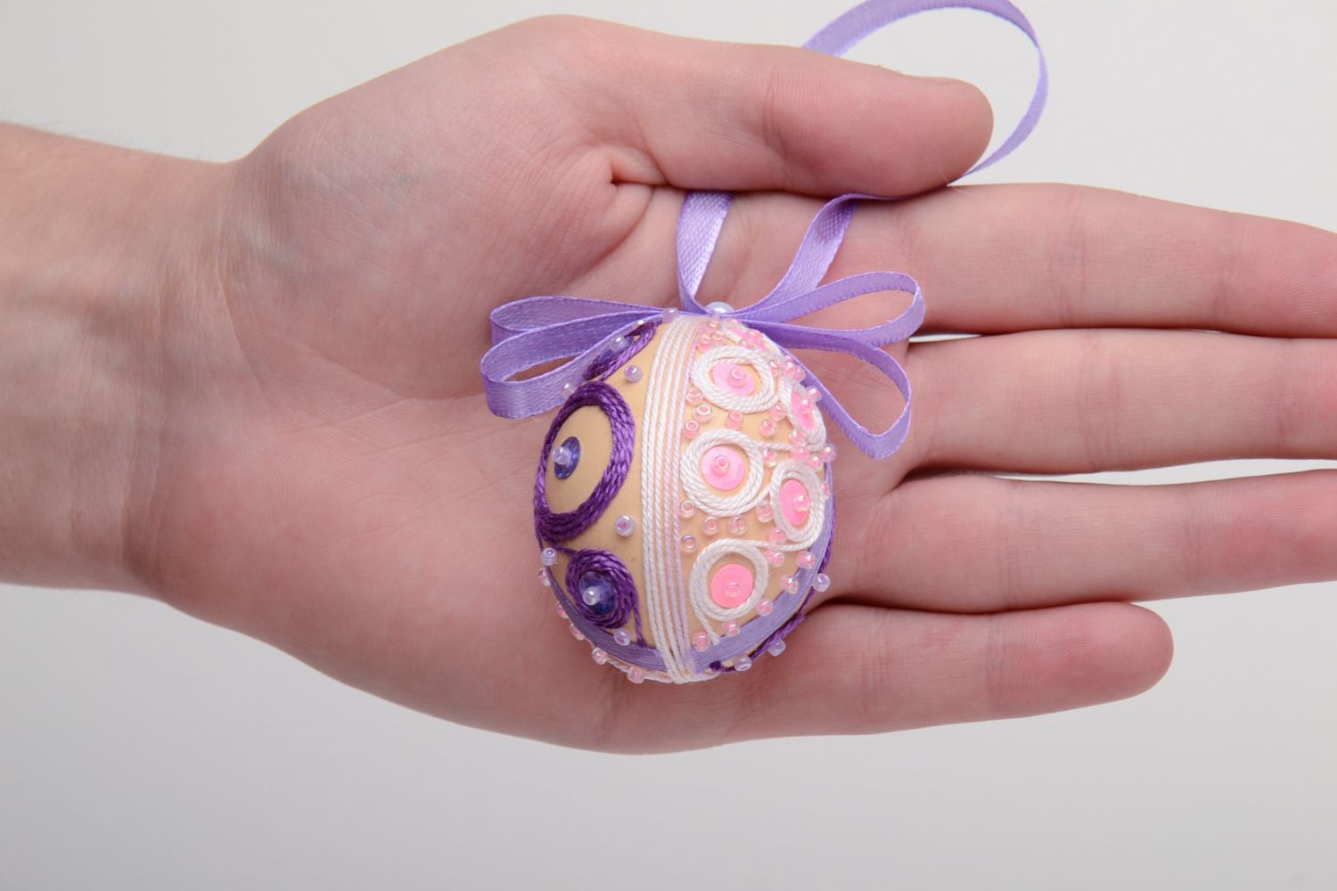 Œuf de Pâques à suspendre fait main avec rubans rose violet pour intérieur photo 5