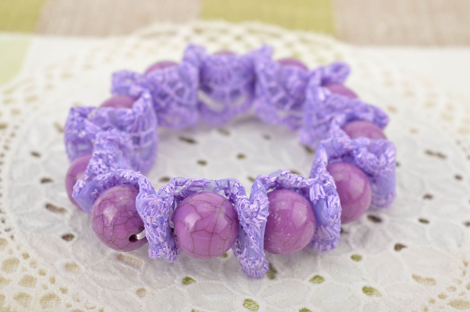Elastic purple beaded bracelet for girls  photo 1