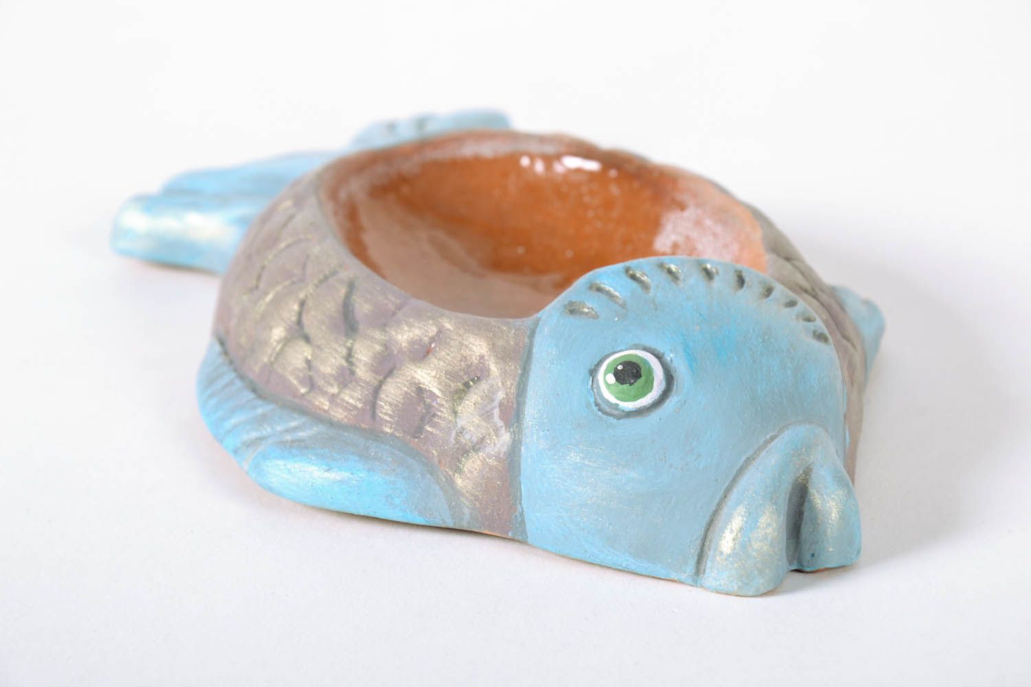 Cinzeiro de cerâmica artesanal em forma de um peixinho decoração do interior foto 4