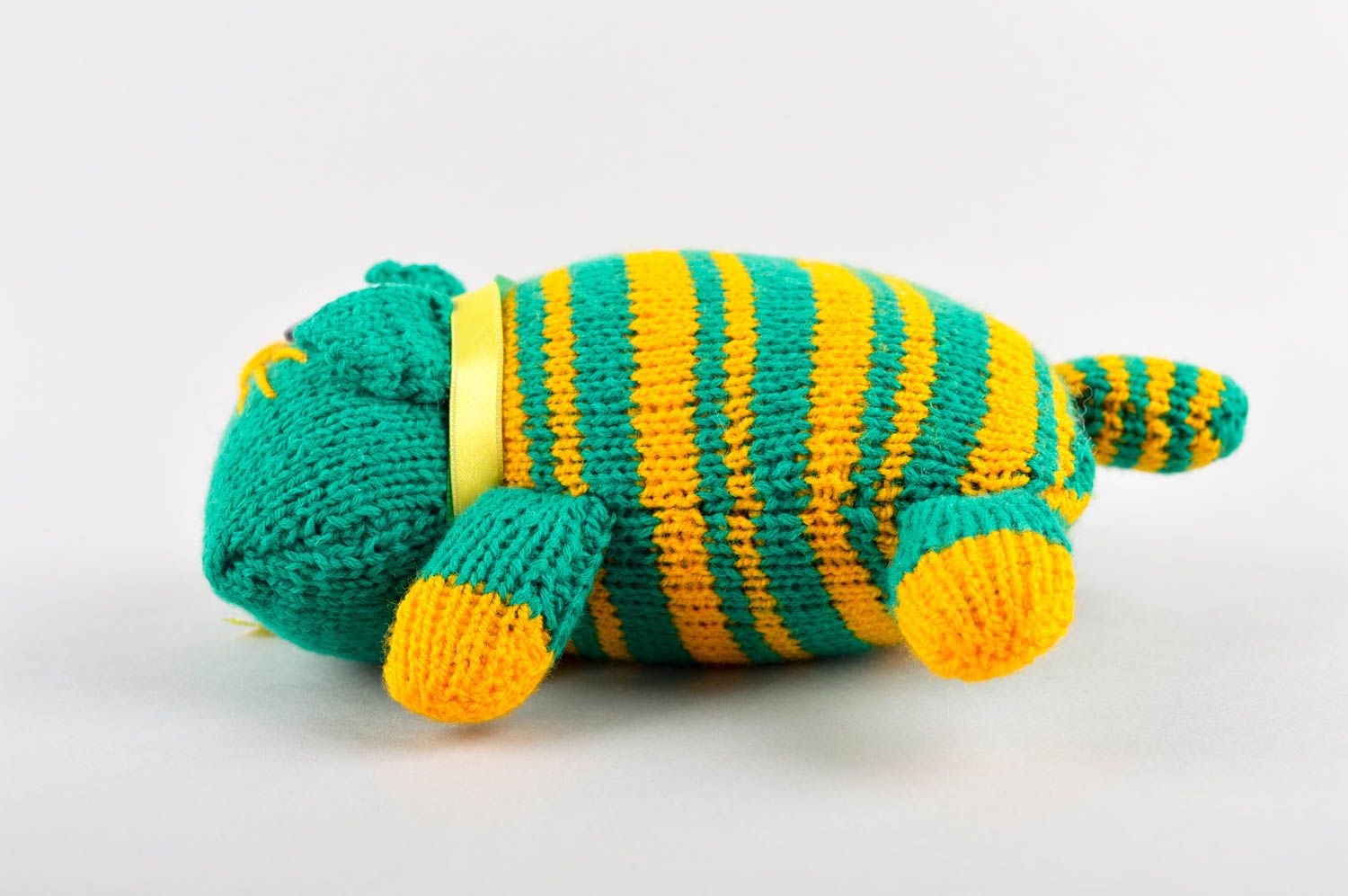 Peluche chat rayé Jouet tricot fait main bleu-jaune Cadeau pour enfant photo 3