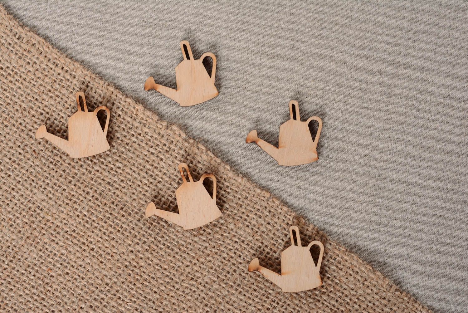 Plywood cutouts for creativity in the shape of garden watering pot photo 4