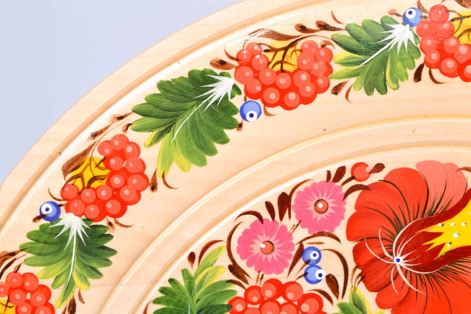 Handgemachter Teller aus Holz mit Ölfarben in Petrykivsk Stil bemalt originell foto 5