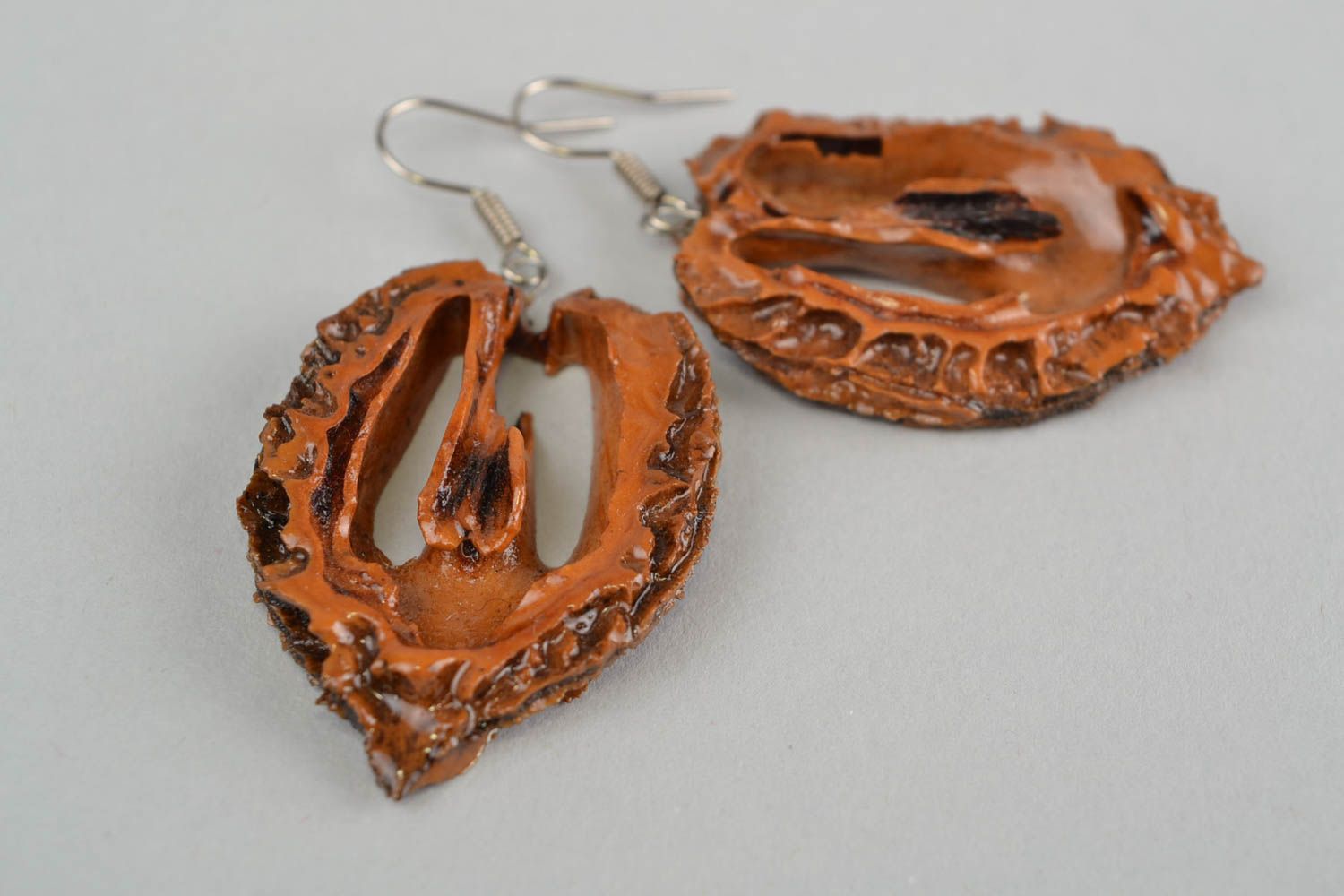 Оригинальные серьги с маньчжурским орехом украшение в эко стиле ручной работы фото 3
