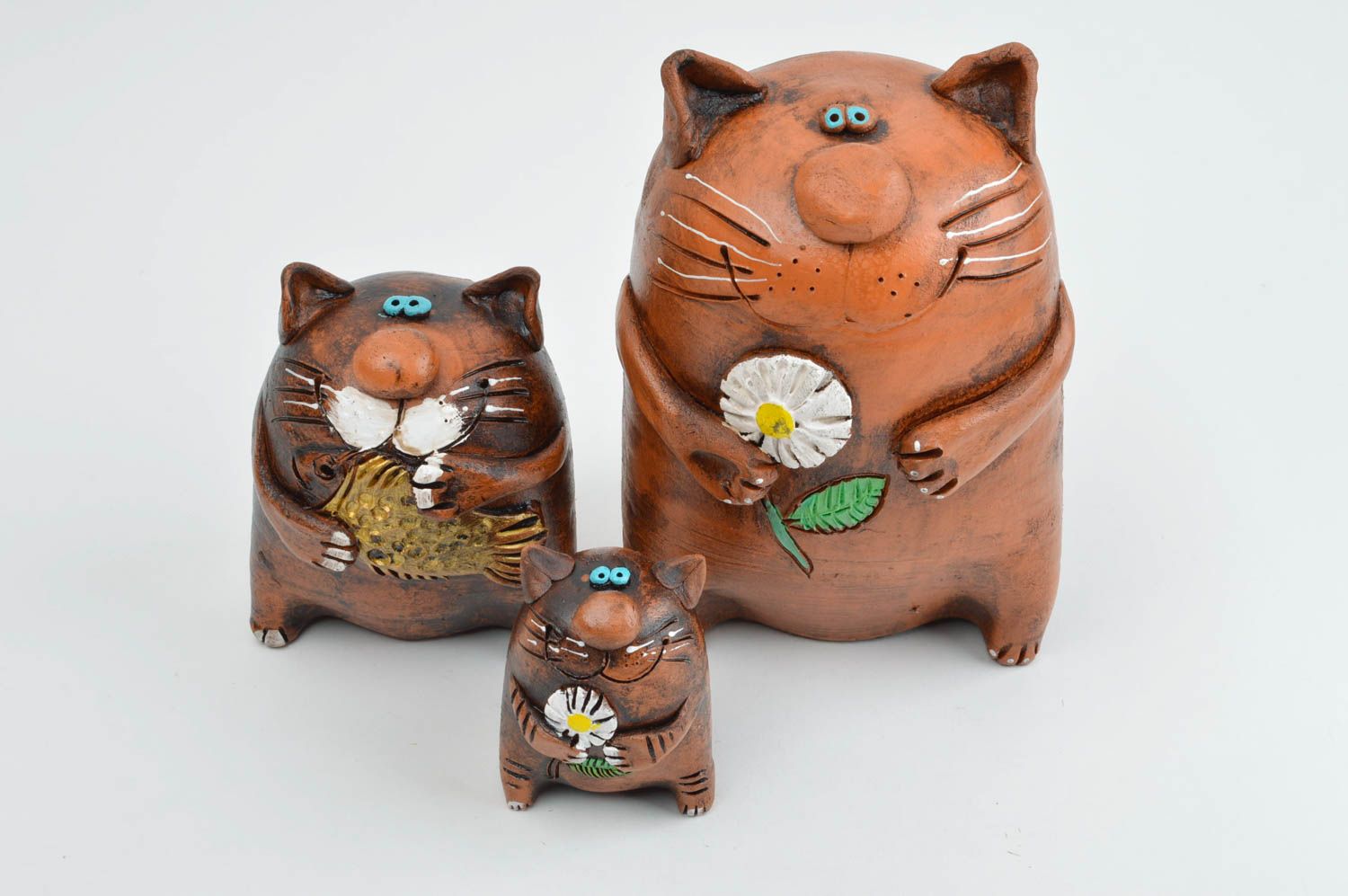 Handmade Keramik Figuren Wohnzimmer Deko Figuren aus Ton Set von 3 Stück Katzen foto 2