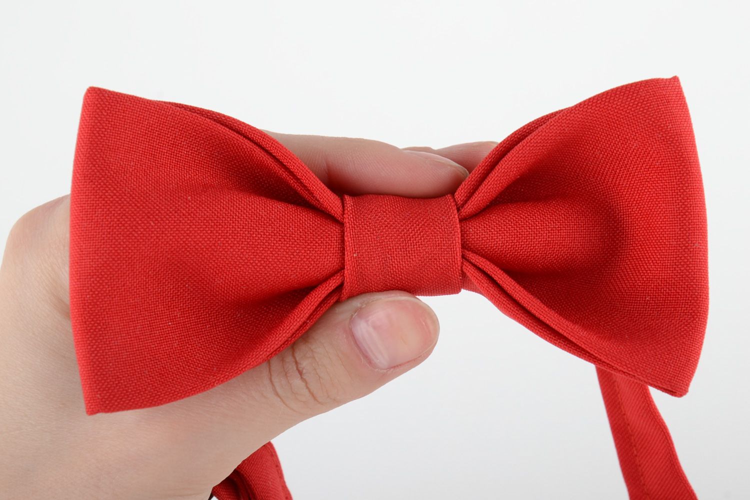 Bright handmade bow tie sewn of costume fabric of red color for extravagant men photo 5