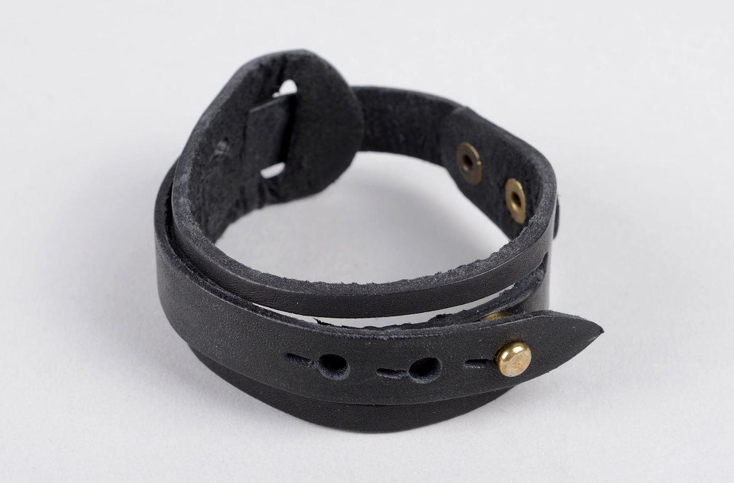 Bracelet en cuir noir Bijou fait main style casual design Accessoire femme photo 1