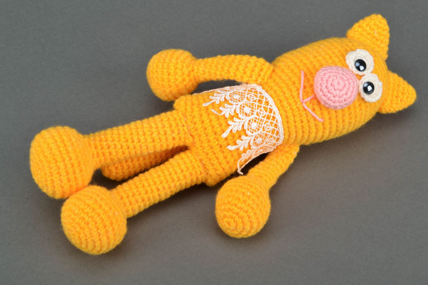 Peluche tricotée au crochet Chat jaune photo 1