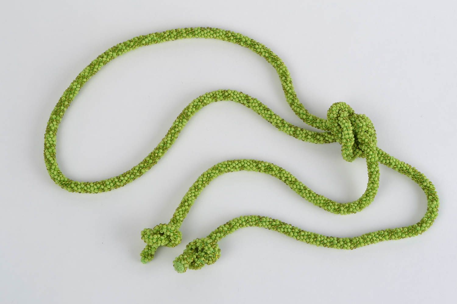 Lariat en perles de rocaille long vert fait main au crochet original photo 1